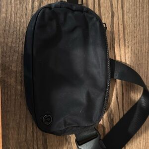 Lululemon black fanny pack/crossbody